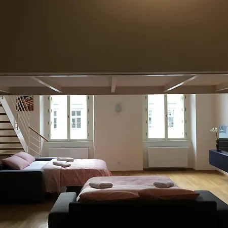 Appartement Sokolovska 91 *