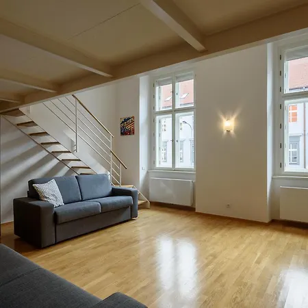 Appartement Sokolovska 91 *