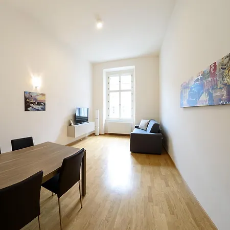 Sokolovska 91 Appartement *