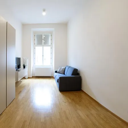 Appartement Sokolovska 91 *